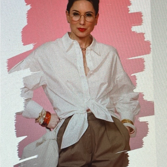 Carla. rockmore Tops - Carla.rockmore  High Low Button Front Blouse.